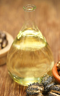 O leo de rcino e o seu uso na cosmtica