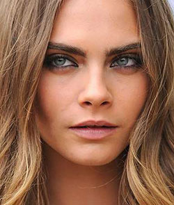 Browmania, a loucura pelas sobrancelhas grossas e para que as aumentar, desenhar ou pentear com formas inesperadas