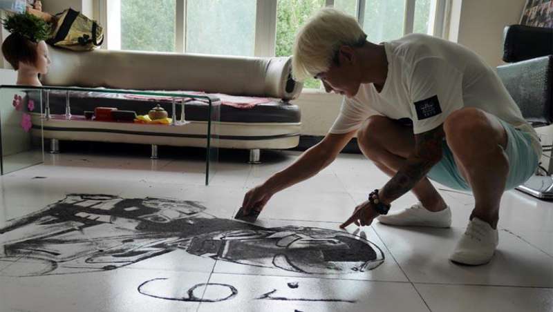 Dibujar superhroes con mechones de cabello