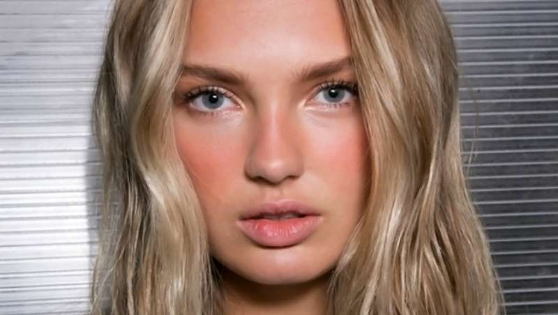 Sun stripping o el falso bronceado sobre el rostro