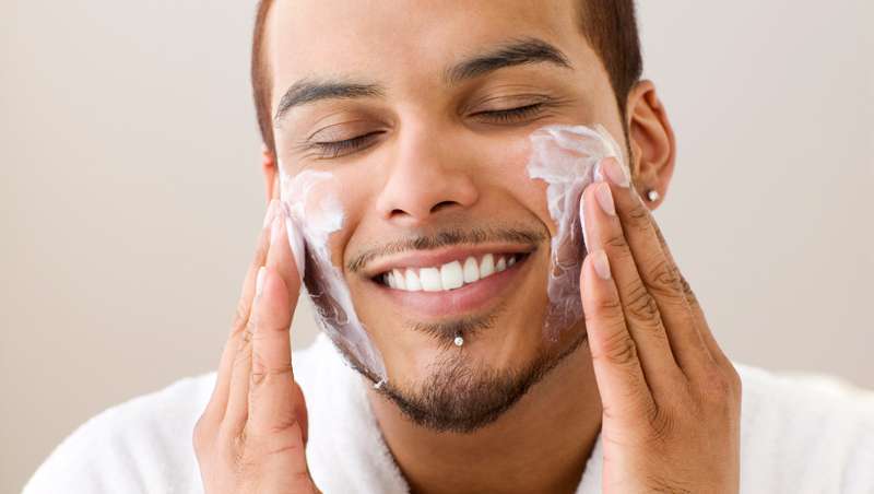 Barbas e bigodes fazem crescer o mercado de cosmética masculina