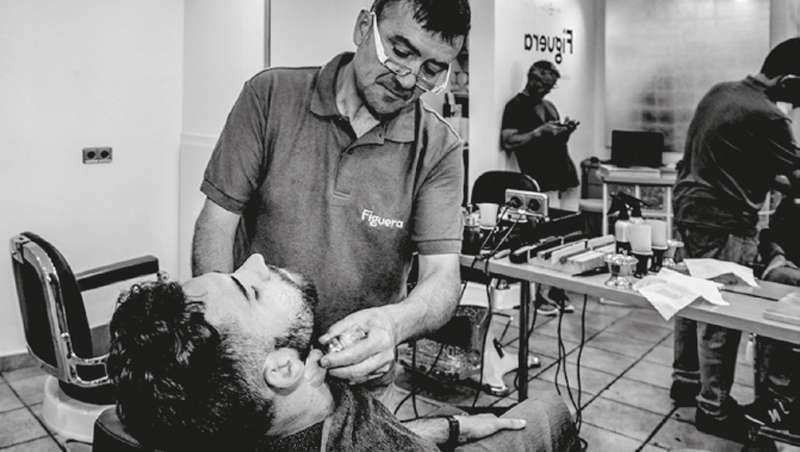 La Barberia de Santa Perptua celebra sus cinco dcadas de historia