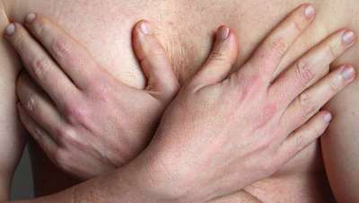 La cirugía de mamas, una de las más demandadas, también entre los varones