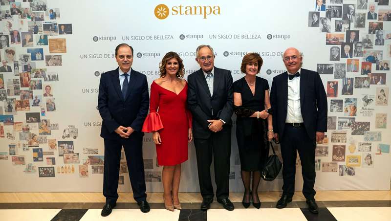 Stanpa rinde homenaje a los grandes de la perfumería y la cosmética del siglo XX