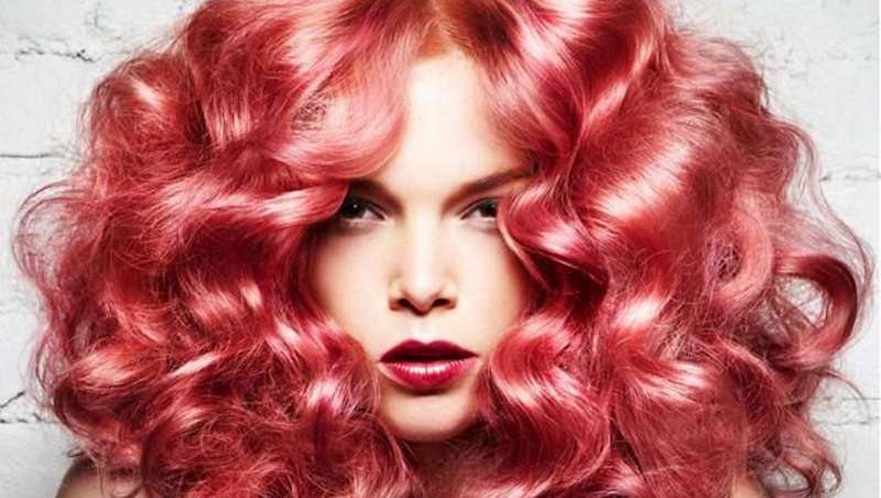 Living Coral, a cor do ano, tendência para o cabelo