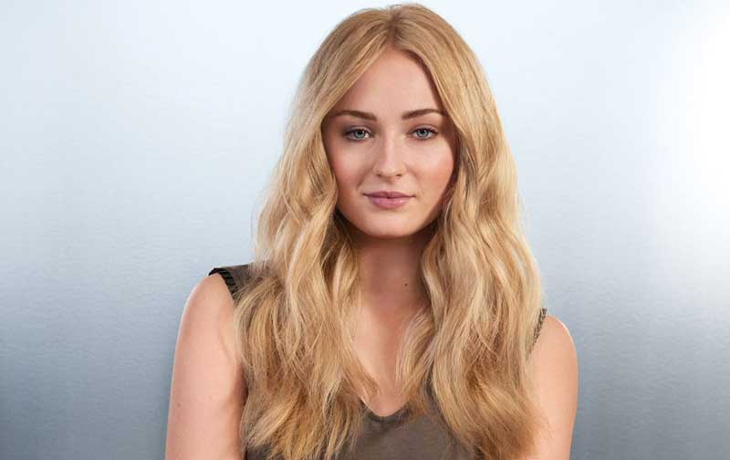 Sophie Turner, a primeira embaixadora global da Wella Professionals