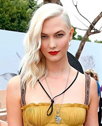 Os segredos do novo louro polar frio de Karlie Kloss