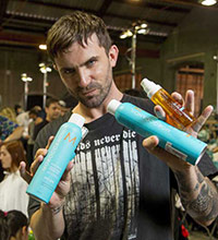 Anthony Turner exalta uma mulher moderna e natural no desfile de Missoni