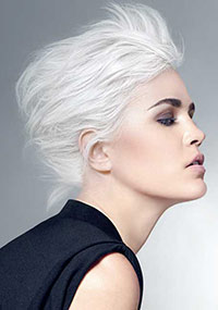 A personalização e o maior dos cuidados no aclaramento do cabelo com Platiblanc Advanced