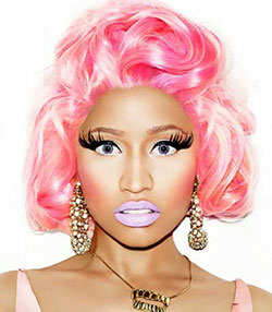 O pink hair arrasa, mas rosas h muitos. Pastel, champagne, blonde, empoeirado? Tendncia que permanece