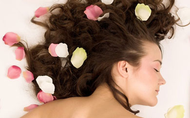 El cabello, protector de la piel del cuero cabelludo.