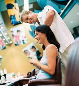 Hábitos saludables para los profesionales de la peluquería y la estética que trabajan muchas horas de pie