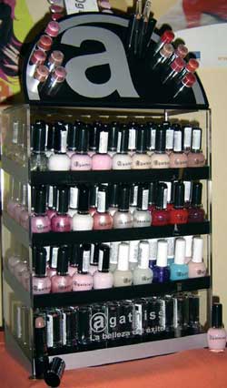 nuevo expositor de maquillaje y esmaltes de uñas gandara