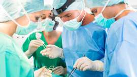 La Sociedad Española de Cirugía Plástica, Reparadora y Estética denuncia que sigue habiendo muy pocos especialistas en la sanidad pública