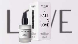 Fall in Love corrige y revitaliza, tiene efecto reparador, hidratante, detoxifica y purifica, al tiempo que protege contra los radicales libres y la contaminación