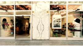 El salón Bajomisombrero ha creado este ritual para la clientela masculina que no se acercaba, desde hacía tiempo, al salón. La firma se propone convertir la alopecia en una aliada de la imagen personal 