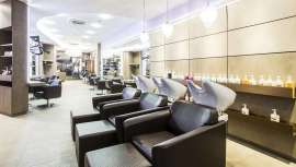 Desde sus inicios, Pietranera fabrica artículos innovadores que ofrecieran seguridad y confort al profesional y al cliente. La firma italiana fue la primera en incorporar un sistema de masaje shiatsu en un lavacabezas