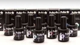 Es un esmalte semipermanente novedoso, ya que es un esmalte semipermanente 3 en 1.