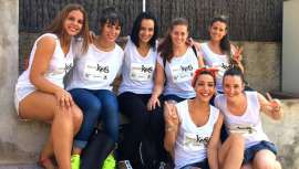 En un entorno de intercambio de conocimientos y vivencias entre las participantes, se celebró un taller de automaquillaje y belleza de uñas que contó con la participación de una veintena de mujeres