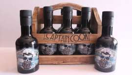 Refresh se presenta con una imagen y packaging que nos traslada a la época de los legendarios piratas, en un atractivo expositor de madera 