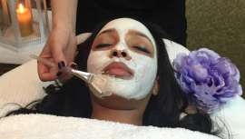 Rejuvenecedor, iluminador y  reestructurante, en este tratamiento se utiliza el poder de las plantas en su forma natural y sin adulterar