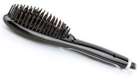 Fácil, rápido y versátil. Alisa el cabello mientras lo cepillas dejándolo suave, sano y de aspecto brillante