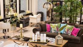 La firma italiana, con más de 35 años de experiencia en nuestro país, tiene una sala de exposición donde se aprecian las últimas novedades en diseño así como el proceso de producción y acabado del mobiliario 