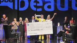 Sunlights Balayage, la compañía creada por la propietaria del salón Jamison Shaw Hairdressers hace dos años, se hizo con el oro en la gala celebrada el pasado 10 de agosto en el Mandalay Bay Resort & Casino, en Las Vegas (Nevada)  