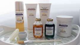 Las manos son las primeras en evidenciar el envejecimiento, por ello este tratamiento es específico, según la carencia o problema que presente nuestra piel en esta zona