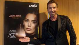 Prestigioso make up artist y director internacional de maquillaje de Babor, Peter Schmidinger estuvo en Barcelona para presentar la nueva gama AGEID de la firma de la que es responsable de desarrollo