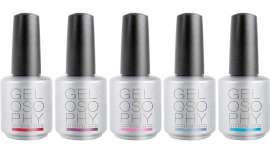 Mezcla ecléctica de estilos y patrones con colores que aportan un toque de sofisticación 