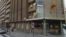 La Comandancia local ha puesto en marcha un servicio de corte de pelo y arreglo de barba de bajo coste en su edificio central. Las primeras críticas han salido a la luz. En dicha peluquería no se atiende a las agentes femeninas