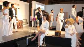 El estilista sudamericano impartió ayer esta sesión que incluía varias demostraciones de recogidos y peinados afro, celebrada en el Hair Look Focus, situado en el pabellón 4 de Ifema