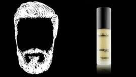 Ofrece gran suavidad a la piel, dejando un tacto aterciopelado y sin residuos grasos desde la primera aplicación