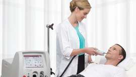 Venitas y arañas visibles, puntos rubí y rojeces difusas empeoran en invierno y son difíciles de camuflar con maquillaje. El láser Vbeam Perfecta de la firma consigue mejores resultados con menos molestias y tratamientos