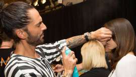 El embajador global de Moroccanoil, Antonio Corral Calero, fue el encargado de la peluquería en este desfile