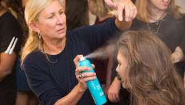 Odile Gilbert, de Moroccanoil, fue el encargado de la peluquería en este desfile