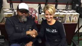 La firma, líder en cuidado masculino, ha firmado un pacto con estas barberías estadounidenses, con el que pretenden educar y unificar a barberos y estilistas de cualquier lugar