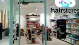 La firma de puntos de venta, especializados en la comercialización de productos profesionales de peluquería, estética y aparatología de primeras marcas del mercado, ha puesto en marcha un nuevo establecimiento en la capital murciana 