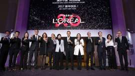El gigante de la cosmética conmemoró sus 20 años en el país asiático. Stephane Rinderknech, consejero delegado de LOréal en China, junto con el resto del comité ejecutivo de la filial, aprovecharon para recordar estas dos décadas de trayectoria