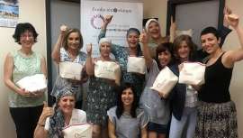 El programa Ponte guapa, te sentirás mejor está presente en España en 25 hospitales públicos, y se lleva a cabo gracias a voluntarios