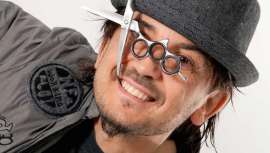 El peluquero ha elegido este centro para transmitir las novedades y tendencias que estarán en boga en los próximos meses