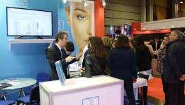 Numerosos profesionales acudieron a la presentación en primicia del nuevo equipo Prolex Antiageing Fractal Wave para tratamientos de rejuvenecimiento