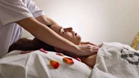 Carmen Navarro, una vez más, incorpora en sus centros un tratamiento
que atiende las necesidades que la piel de la mujer demanda durante la
menopausia: ActivAge de María Galland