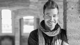  El diseñador nupcial y la línea de cuidado profesional para el cabello firman un acuerdo de colaboración para el año 2017