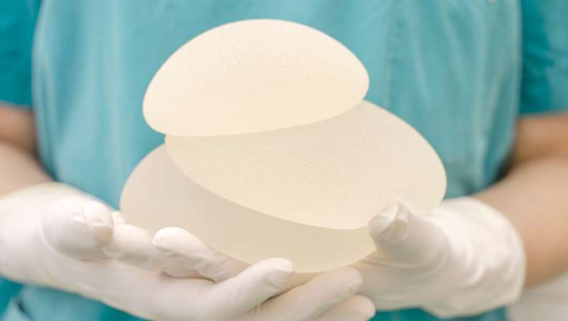 Dez notas importantes sobre implantes mamrios