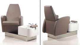 System Forme presenta este pedispa, con el que se pueden trabajar uñas, durezas y piel además de realizar un masaje podal, en peluquerías y centros de belleza. Un modelo novedoso, disponible con un 25% de descuento