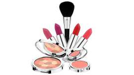 Colores intensos y pigmentos saturados. La belleza se vuelve extravagante, incluso impertinente. Así es Audaz, la nueva propuesta de maquillaje de la firma para esta primavera-verano 