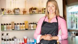 El Observatoire Fiducial 2016 des Salons de Coiffure et dEsthéthique arroja datos reveladores sobre el sector, en cuanto a la media de empleados contratados, frecuencia de visitas de la clientela y precio del ticket en el país vecino