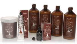 Este tratamiento transforma la coloración en una ocasión única de belleza, relax y bienestar. Nevitaly CC Color también cuida y mima el cuero cabelludo gracias a sus propiedades lenitivas y reequilibrantes 